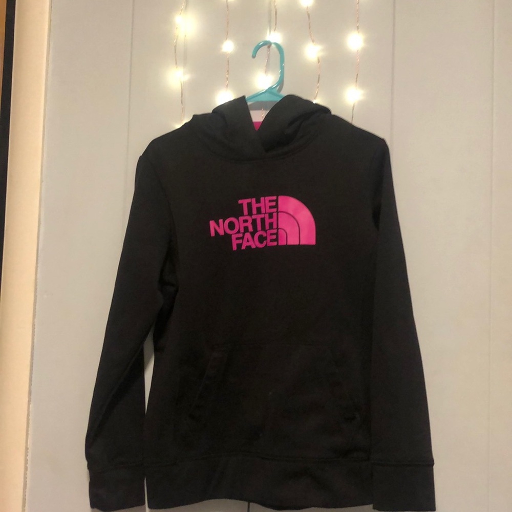 Black North Face hoodie